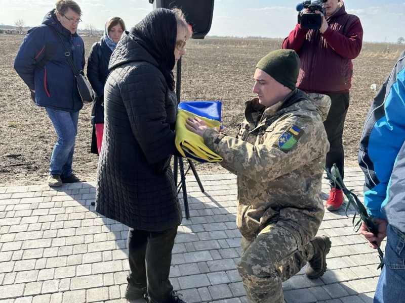 Миргородці провели в останню путь Героя Олексія Реута 