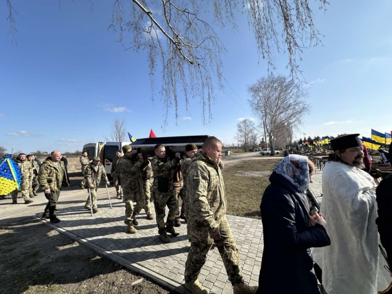 Миргородці провели в останню путь Героя Олексія Реута 