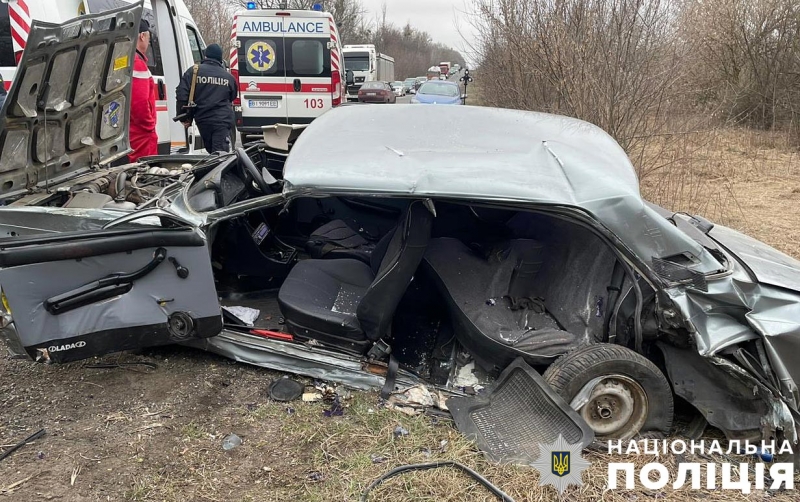 На Полтавщині поліцейський ВАЗ потрапив у страшну аварію. До лікарні госпіталізували трьох правоохоронців