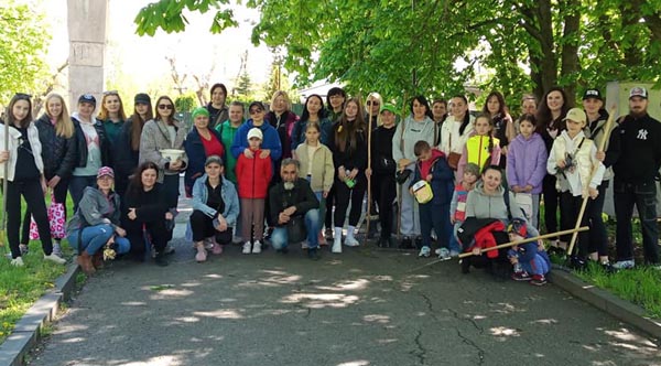 ТОЛОКА В МОЛОДІЖНОМУ ПАРКУ