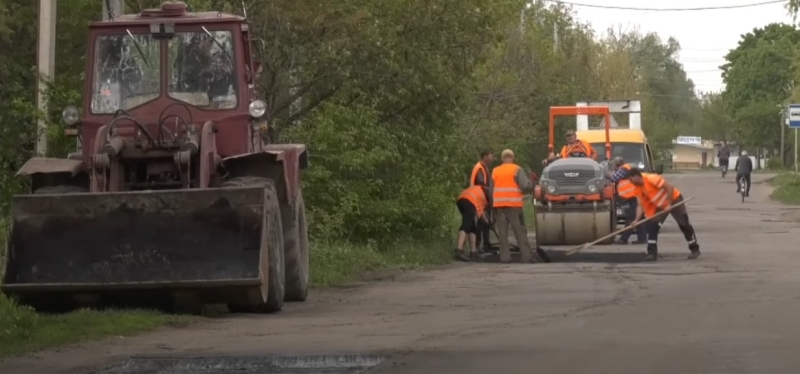 У громаді триває ремонт доріг 