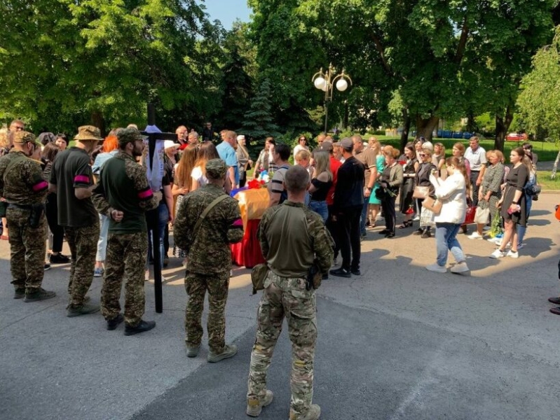 У Полтаві попрощалися із загиблим військовим Русланом Дерев’янком