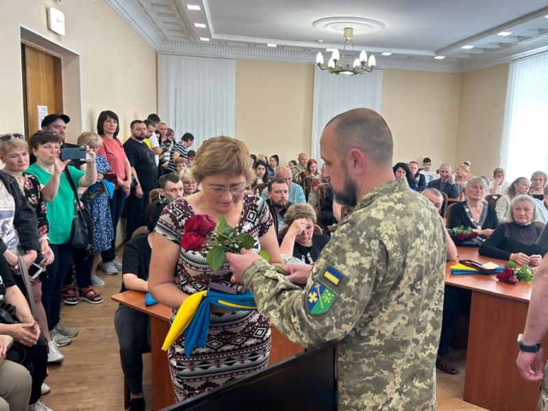 У Полтаві вручили державні нагороди членам родин військовослужбовців ЗСУ