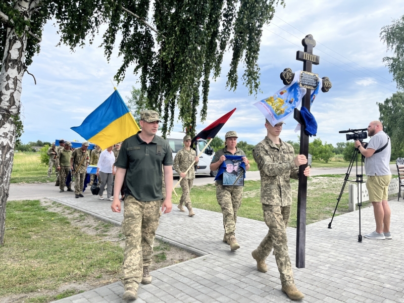 Громада попрощалася з воїном Михайлом Назаревичем