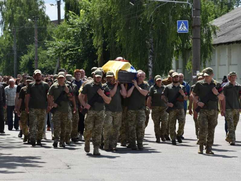 У Пирятинській громаді попрощалися із померлим військовим