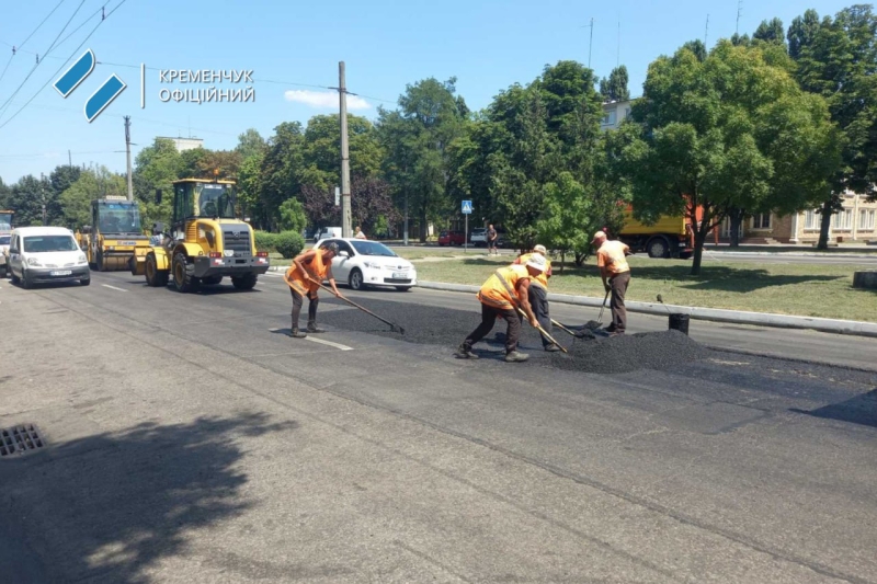 У різних районах Кременчука триває ремонт доріг