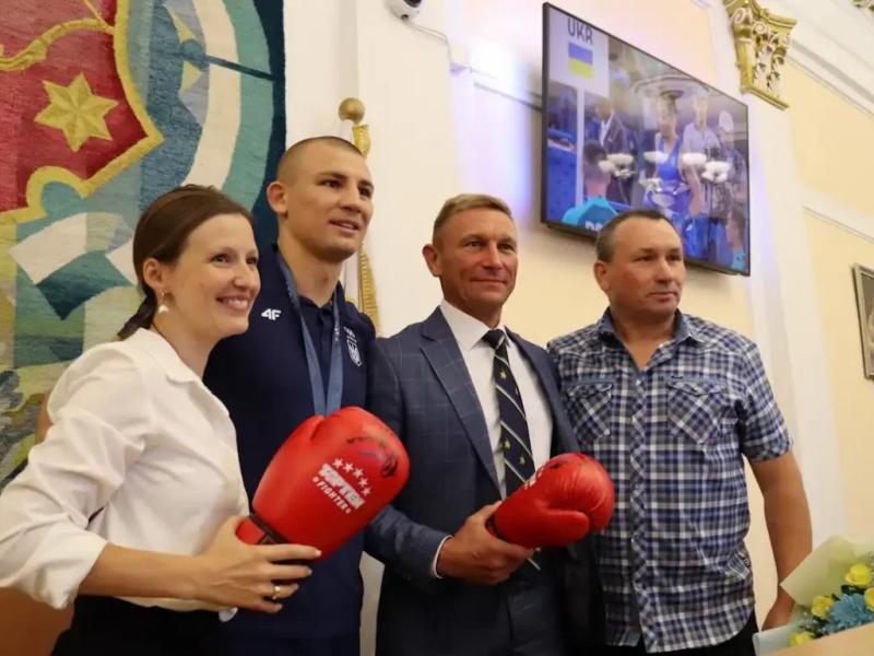 Олександр Хижняк разом з батьком отримають 1,5 млн грн від Полтавської громади за «золото» Парижа – 2024