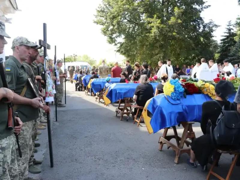 У Полтавській громаді попрощалися з 5 загиблими військовими