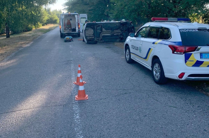 Злетів з дороги і врізався в дерево: смертельна аварія сталась вранці біля Рокитного