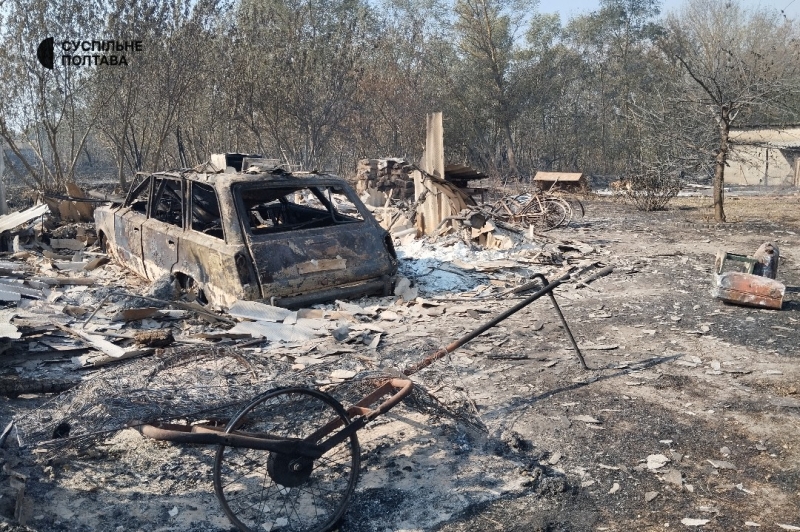 На Полтавщині через сильну пожежу горять села. Оприлюднили моторошні фото наслідків