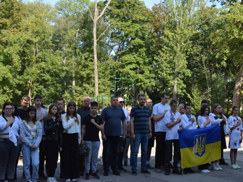 У Дібрівці вшанували пам’ять полеглих Героїв-односельців