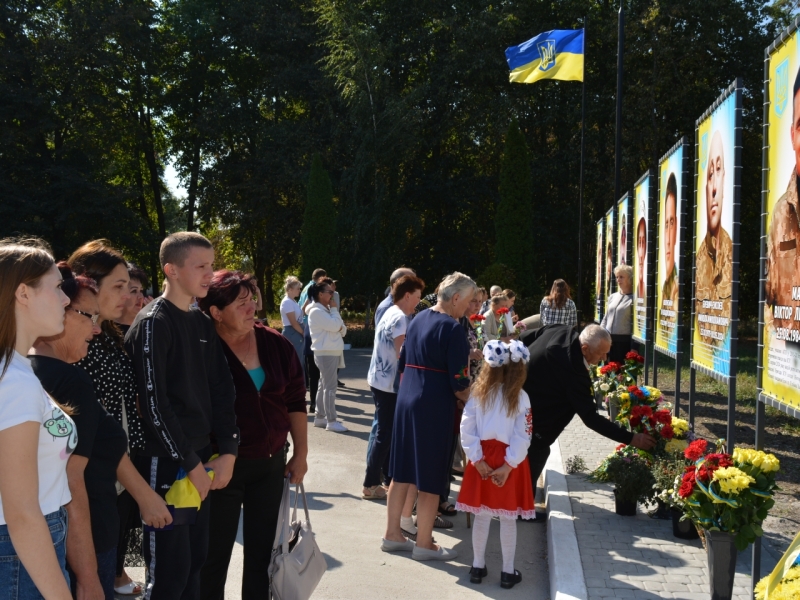 У Дібрівці вшанували пам’ять полеглих Героїв-односельців