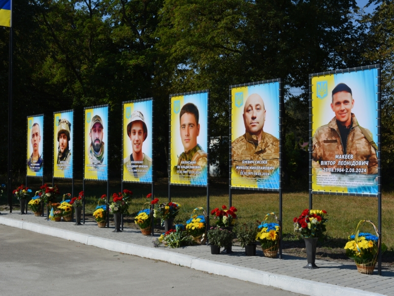 У Дібрівці вшанували пам’ять полеглих Героїв-односельців