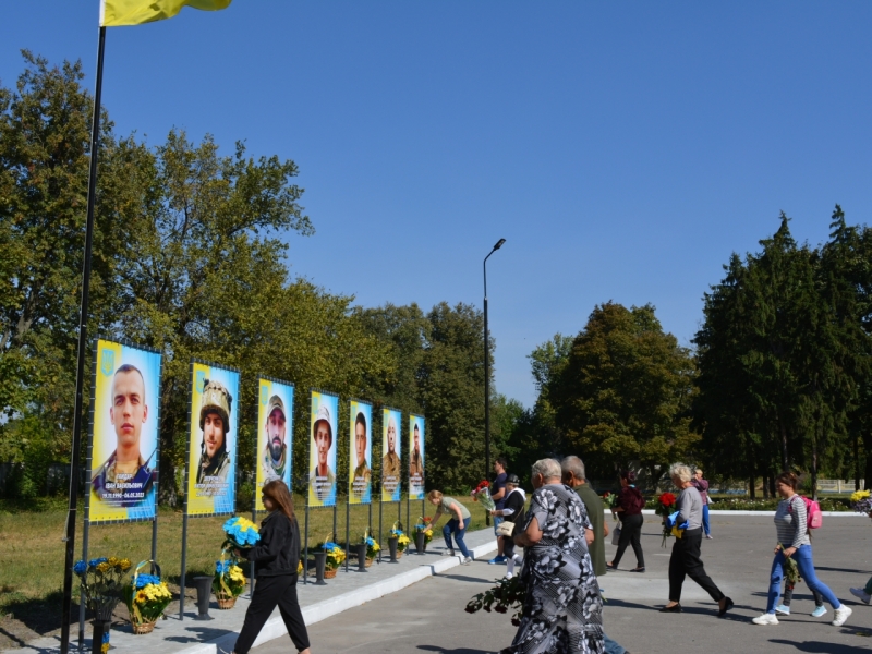 У Дібрівці вшанували пам’ять полеглих Героїв-односельців