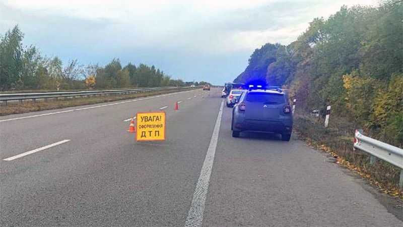 Поліція Полтавщини зʼясовує обставини ДТП, в якій постраждало троє людей