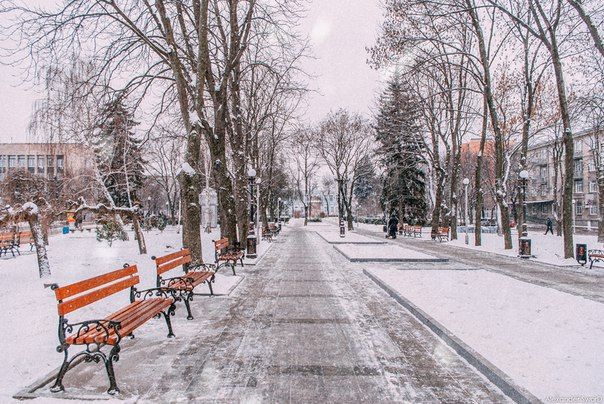 Різко атакує тепло: де сипатиме сніг, а де литимуть дощі